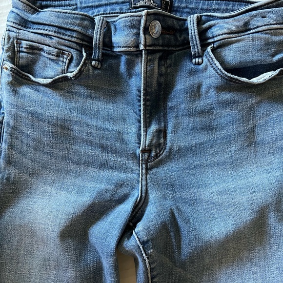 Abercrombie & Fitch Jeans. #1201 - Picture 5 of 8